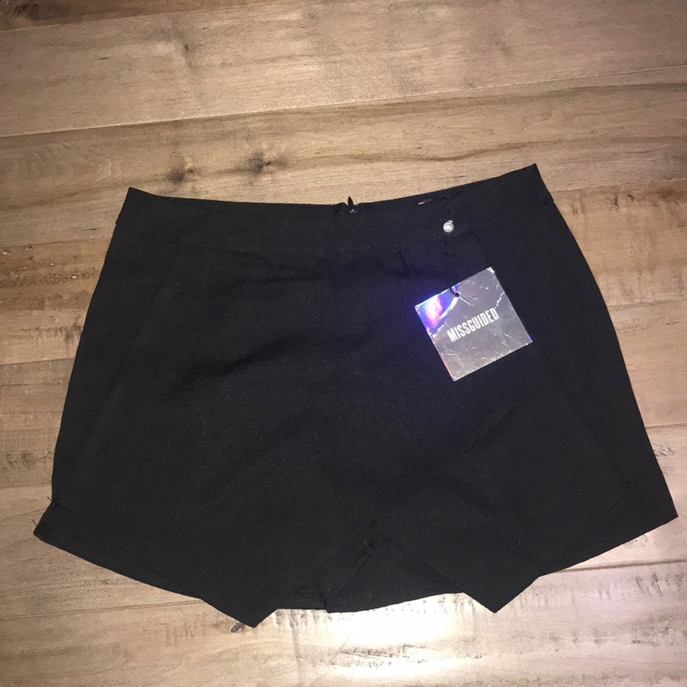 NWT Misguided skort